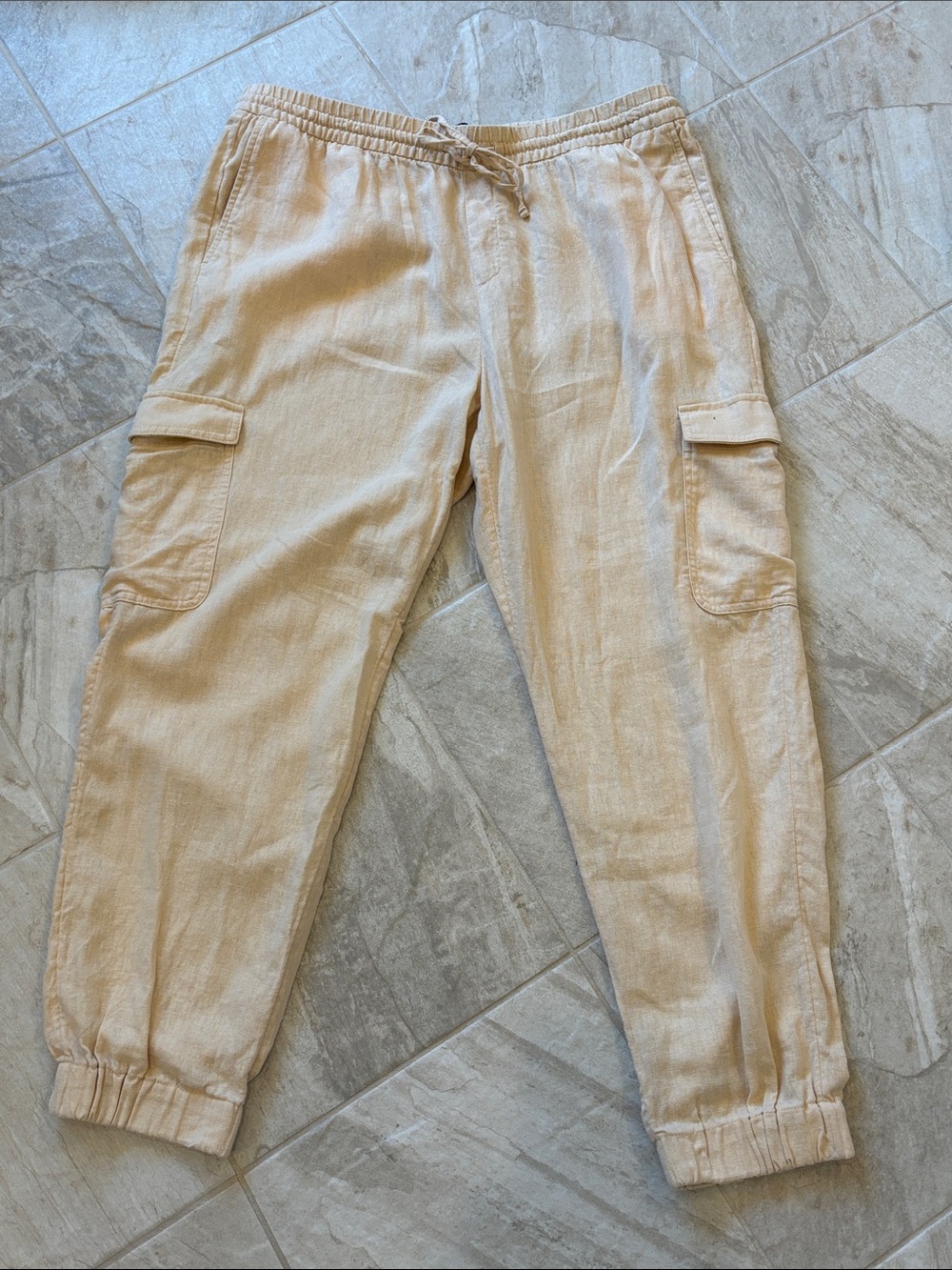 Banana Republic Women’s Pale Yellow Cargo Jogger Pants